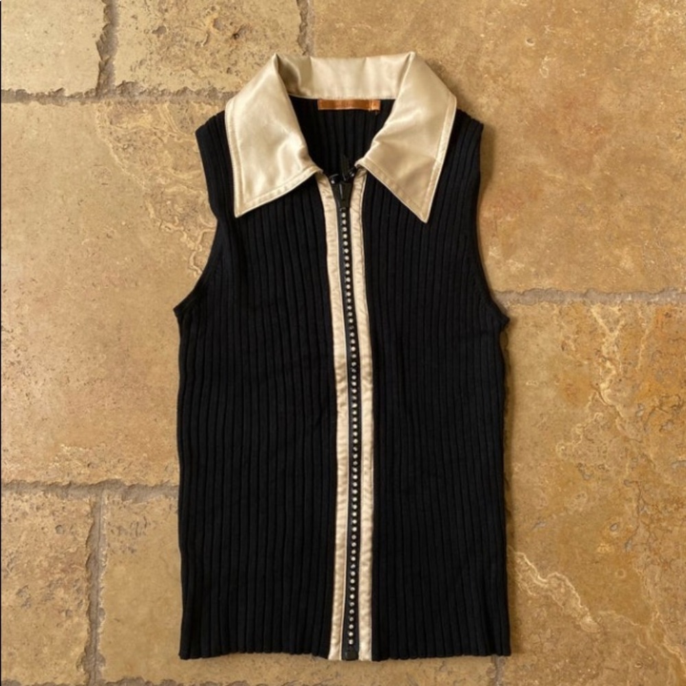 RARE vintage black and beige ribbed knit sleeveless zip up vest top.